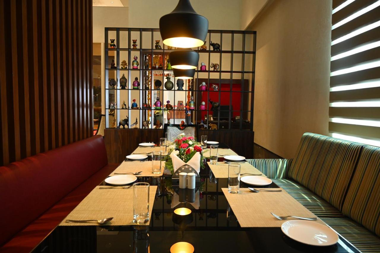 Manjeera Sarovar Premiere Hotel Rājahmundry Buitenkant foto