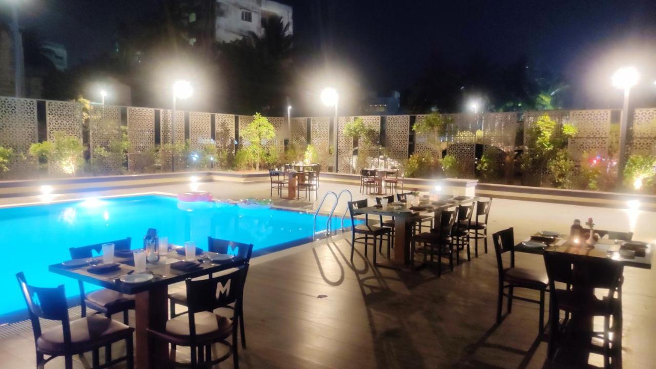 Manjeera Sarovar Premiere Hotel Rājahmundry Buitenkant foto